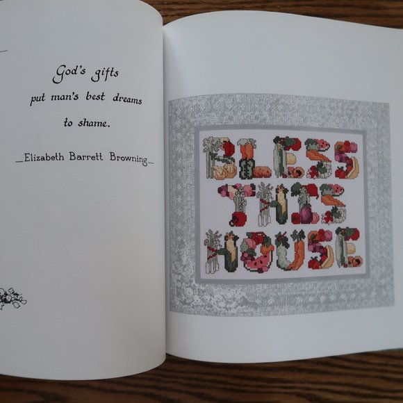 Lot of 2 Hardback Cross-Stitch Pattern Books (The Vanessa-Ann Collection) - Picture 14 of 15